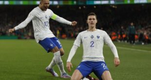 Bola sepak Penebusan Bola Sepak Pavard Maignan bersinar ketika Perancis menewaskan