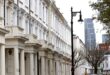 Pasaran perumahan UK bertambah baik tetapi kelembapan dilihat
