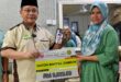 Former singer Zaiton Sameon receives RM3000 aid through Prihatin MADANI