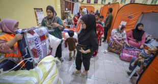 Floods Number of evacuees in Perak Selangor continues to rise