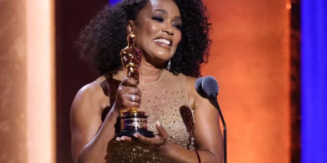 Angela Bassett Mel Brooks accept honorary Oscars at Hollywood gala