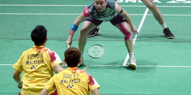 Badminton Aaron Soh Yew Sin Ee Yi face current and former world