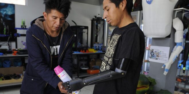 Bolivian toymaker restores limbs dignity with 3D printing