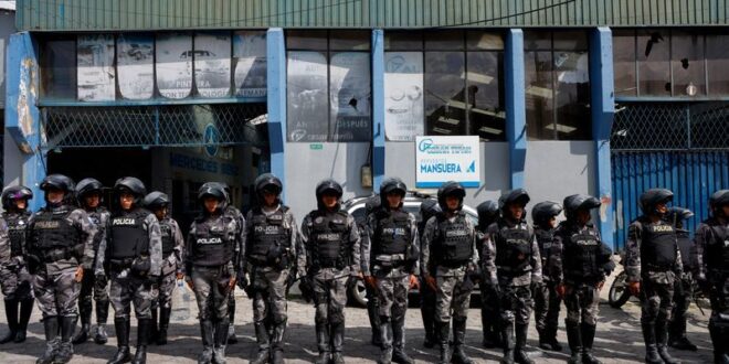 Explosions kidnapping of police mark Ecuador state of emergency