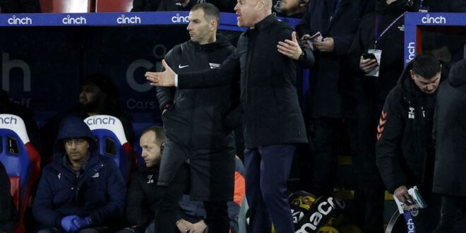 Football Soccer Calvert Lewin sees red but Everton hold Palace