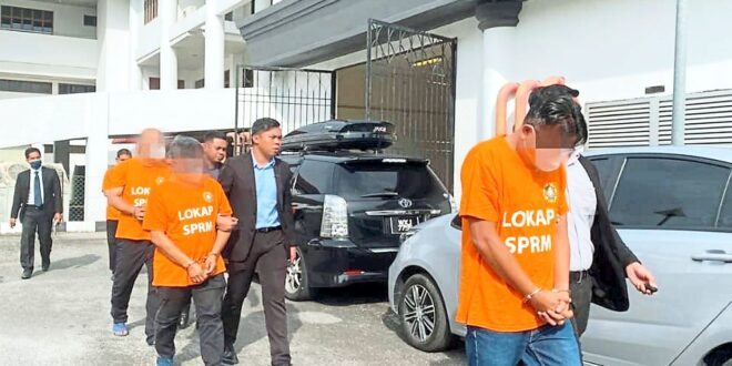 Four held over RM6mil bribe