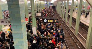 Hundreds of thousands demonstrate against right wing extremism in Germany