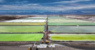 Protest at Chiles lithium salt flats snarls roads to SQM