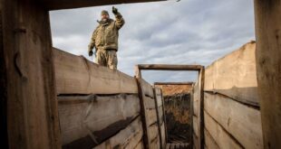 Ukraine builds barricades digs trenches as focus shifts to defence