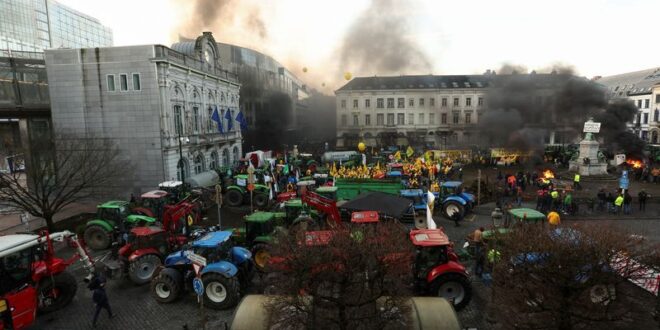 Angry farmers descend on Brussels to take protest to EU