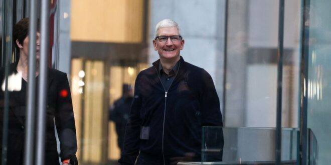 Apple defeats lawsuit claiming it overpaid CEO Tim Cook others