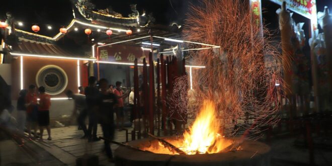 Devotees gather at Hai Choo Soo Temple for Chneah Hoay