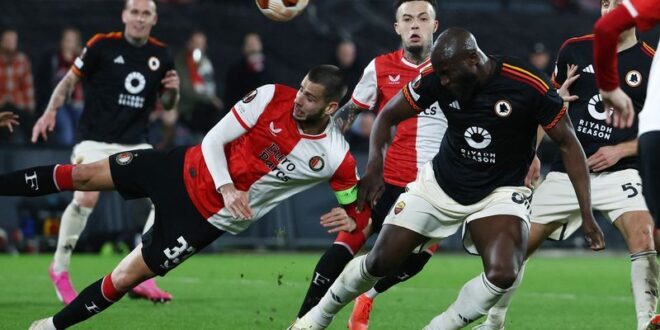 Football Soccer Lukaku earns Roma draw at Feyenoord