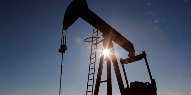 Oil flat as weaker IEA outlook weighs on US rate