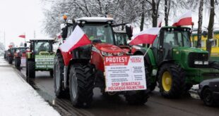 Polish farmers anger Ukraine with border blockade grain spillage