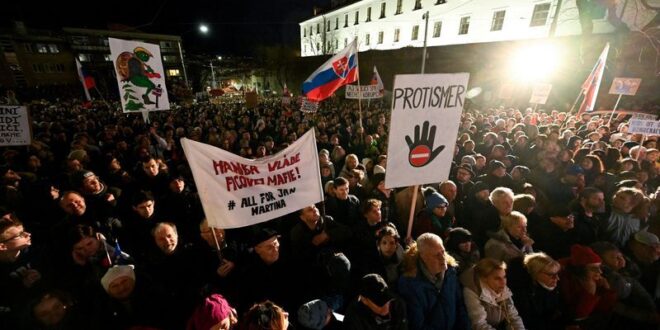 Slovakia approves criminal law reforms that sparked protests