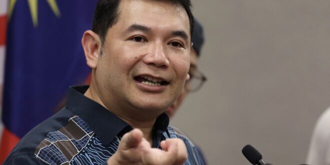 Yang Bakar Menteri podcast postponed while Rafizi recuperates from spinal