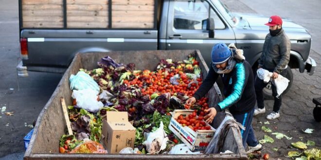 As Argentina food prices soar more people scavenge to survive