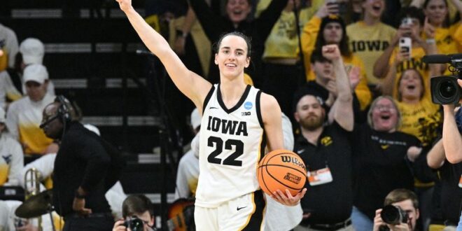 Basketball Caitlin Clark sets scoring mark as No 1 Iowa