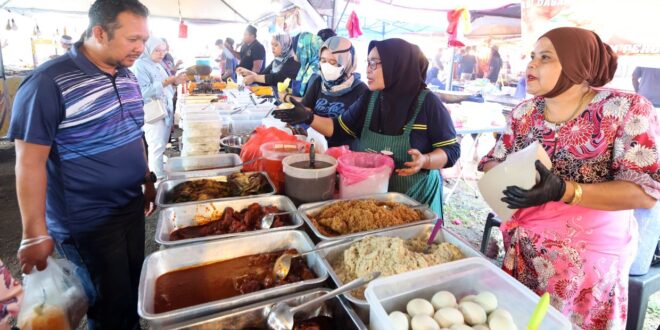 Cheap tasty food options at bazaars