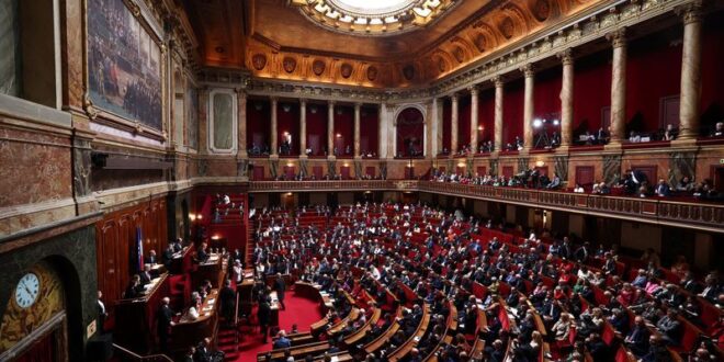 French lawmakers make abortion a constitutional right