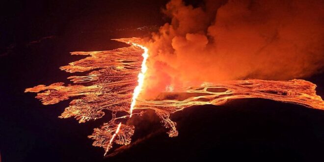 Iceland volcano still pouring out fountains of lava