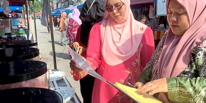 More young traders taking up Ramadan bazaar lots