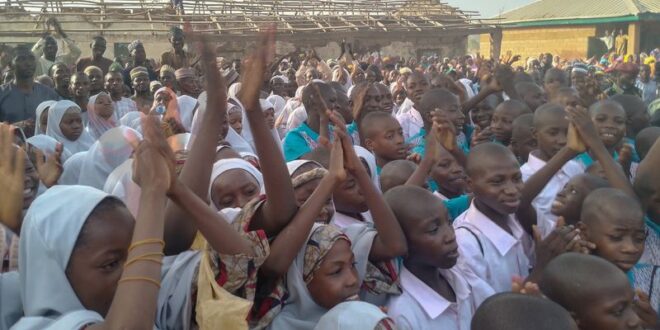 Nigerian village celebrates the return of kidnapped students