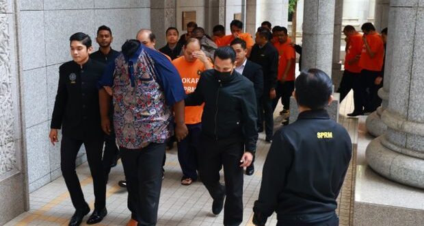 Two Datuks among three nabbed by MACC for bribery smuggling