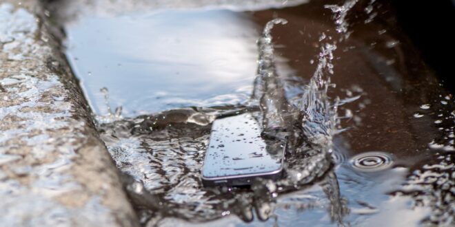 Water and dust How much can your smartphone handle