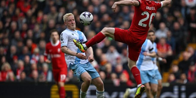 Arsenal and Liverpool lose to hand Man City Premier League