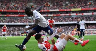 Football Soccer Arsenal enter enemys den as title race reaches boiling