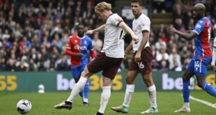 Football Soccer De Bruyne double leads City to emphatic win at