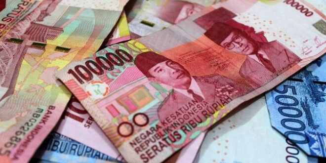 Indonesia intervenes to stem rupiahs slide after currency hits 4 year