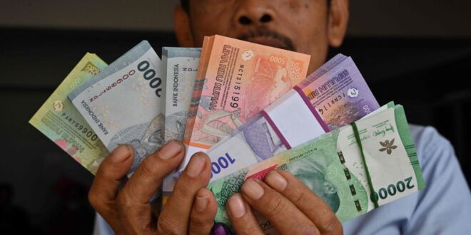 Indonesia rupiah stocks hit multi month lows after inflation data