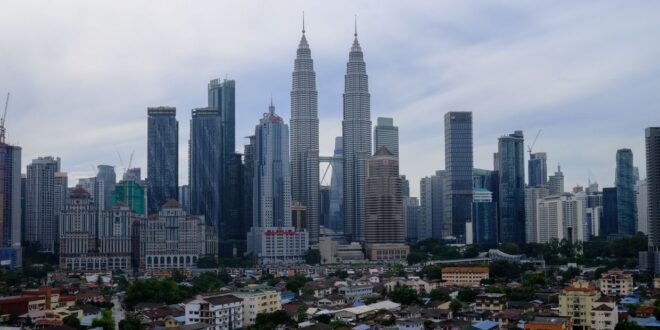 Malaysias labour market seen remaining stable with jobless rate at