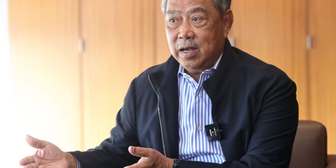 Muhyiddin wants five member panel to hear application