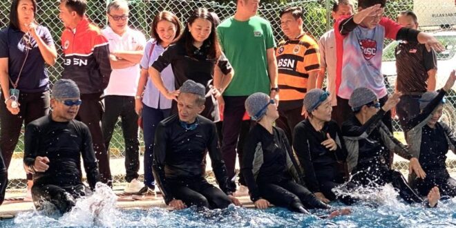 Senior citizen now able to swim thanks to ministry initiative