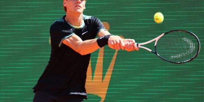 Tennis Tennis Sinner outlasts red hot Rune to reach Monte Carlo semis