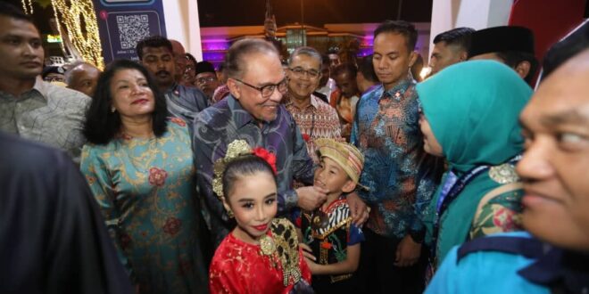 Anwar calls on youths to enhance uphold unity