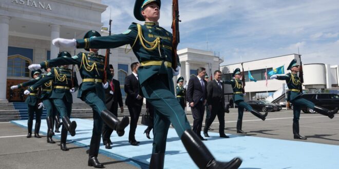 Anwar visits Astana Grand Mosque in Kazakhstan