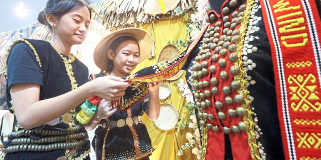 Ethnic expo wows crowds The Star