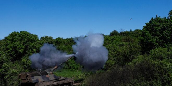 Fire and hide Ukraines artillery pinned down by Russian drones