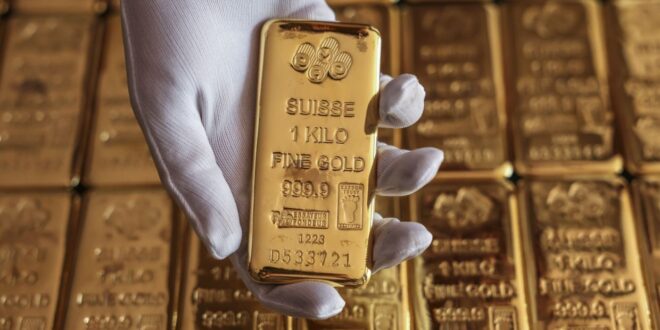 Gold falls as investors evaluate US rate cut prospects