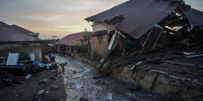 Indonesias death toll rises to 67 from Sumatra floods 20