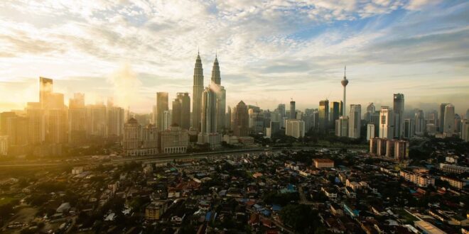 Investment banks upbeat on Malaysias GDP outlook ticks geopolitical risk