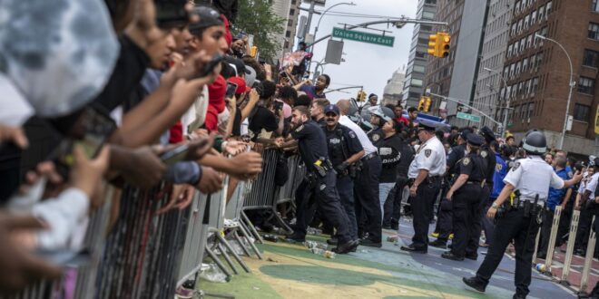 Kai Cenat resolves NYC Union Square melee charges with apology