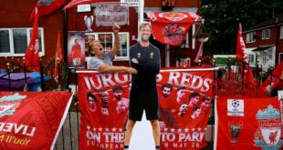 Liverpool fans say sad farewell to ‘one of us Klopp