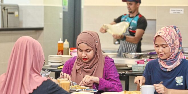 Many opt for roti canai as budget stretched thin