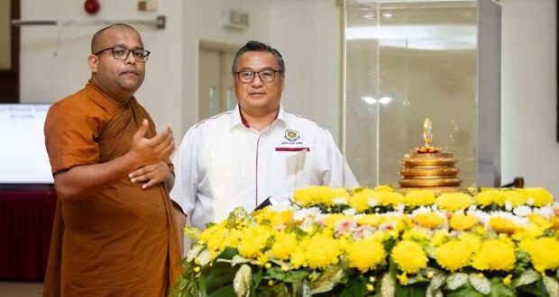 Melaka temple displays rare Buddha relics from Sri Lanka ahead